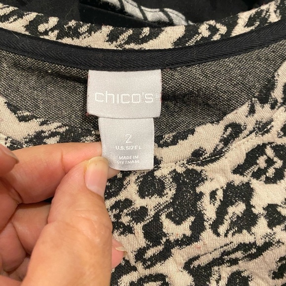 Chicos Animal Print Sweatshirt Blouse Size 2 (L/12) - Picture 6 of 9